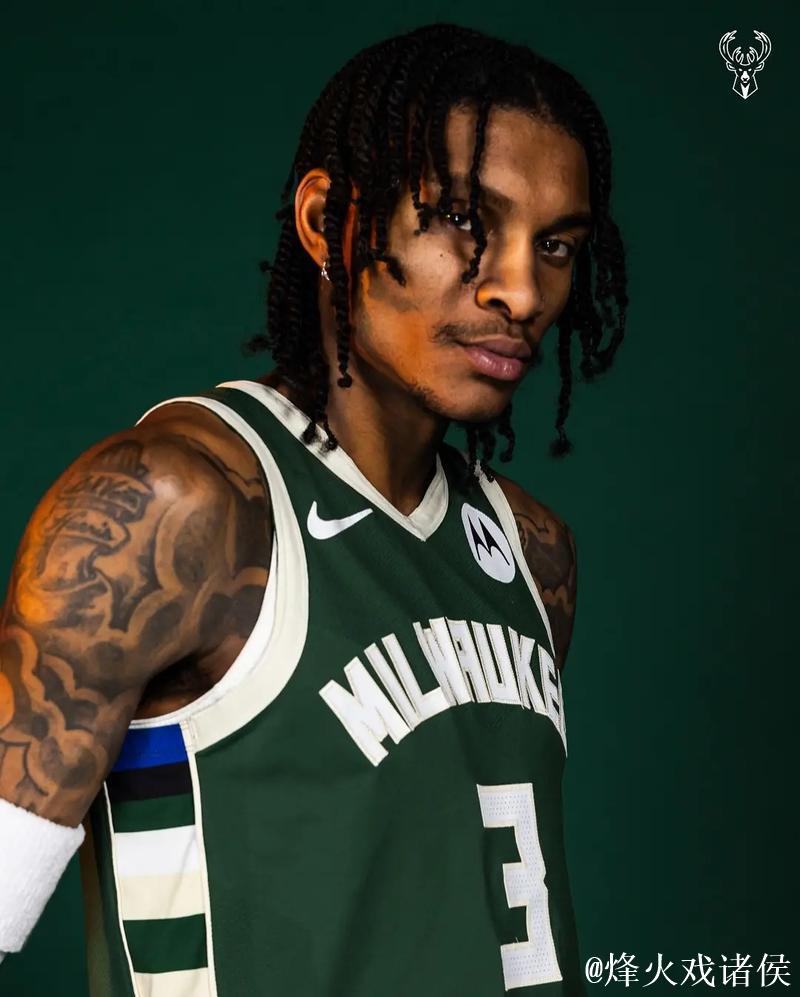 小波特32分 活塞主场战胜雄鹿 小波特32分 活塞主场战胜雄鹿